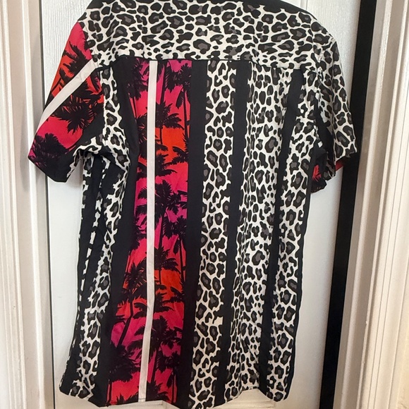 Fashion Nova Men Black/Pink Graphic  Shirt SZ XL - Picture 6 of 9